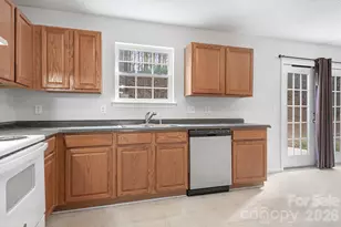 6602 Forest Cross Dr, Charlotte, NC 28216 - Photo 9