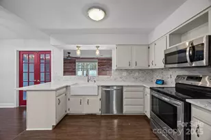 17 Berry Ln, Fletcher, NC 28732 - Photo 9