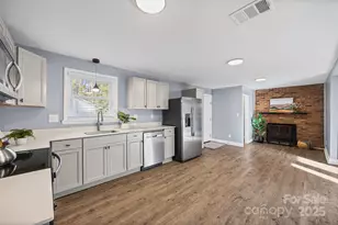 8610 Douglas Dr, Charlotte, NC 28217 - Photo 17