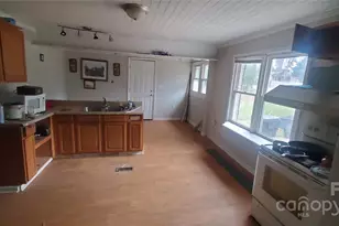 4001 Durham Ln, Charlotte, NC 28269 - Photo 3