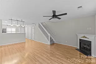 10923 Holly Ridge Blvd, Charlotte, NC 28216 - Photo 5