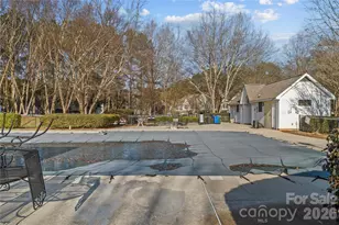 10923 Holly Ridge Blvd, Charlotte, NC 28216 - Photo 33