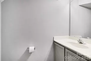 1825 Birch Heights Ct, Charlotte, NC 28213 - Photo 9