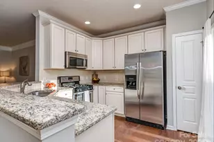 2240 Kensington Station Pkwy, Charlotte, NC 28210 - Photo 11