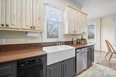 1004 Four Mile Loop, Cheraw, SC 29520 - Photo 9