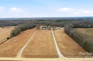 1004 Four Mile Loop, Cheraw, SC 29520 - Photo 3