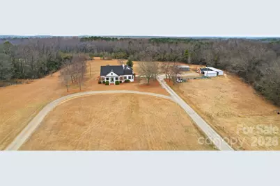 1004 Four Mile Loop, Cheraw, SC 29520 - Photo 5