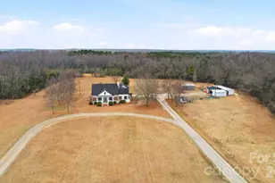 1004 Four Mile Loop, Cheraw, SC 29520 - Photo 5