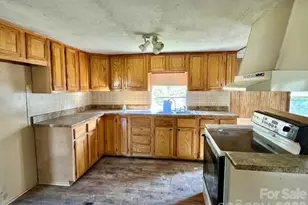 97 Oakland Dr, Burnsville, NC 28714 - Photo 5