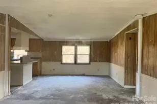 97 Oakland Dr, Burnsville, NC 28714 - Photo 5