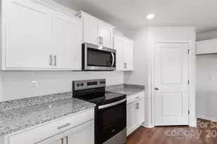 135 Wildbrook Dr, Waynesville, NC 28785 - Photo 3