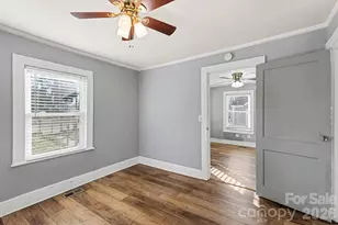 409 S Maple St, Dallas, NC 28034 - Photo 9