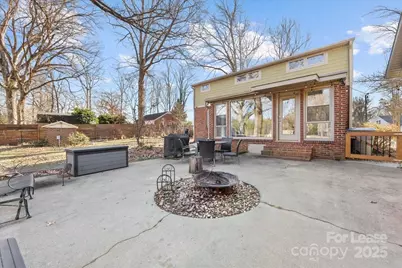 5712 Oak Drive, Charlotte, NC 28216 - Photo 41
