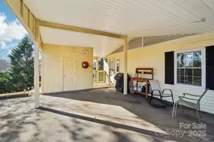 204 Cranbrook Cir, Hendersonville, NC 28792 - Photo 7