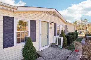 204 Cranbrook Cir, Hendersonville, NC 28792 - Photo 9