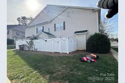 9510 Littleleaf Drive, Charlotte, NC 28215 - Photo 3