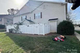 9510 Littleleaf Dr, Charlotte, NC 28215 - Photo 3