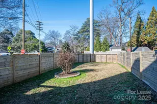 1303 Lattimore St, Charlotte, NC 28203 - Photo 13