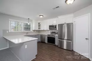 1303 Lattimore St, Charlotte, NC 28203 - Photo 5