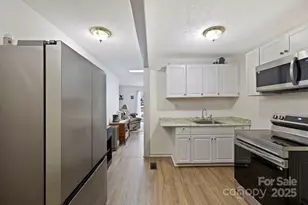 40 Country Bear Ln, Flat Rock, NC 28731 - Photo 27