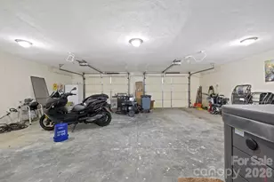 40 Country Bear Ln, Flat Rock, NC 28731 - Photo 35