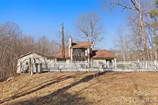 40 Country Bear Ln, Flat Rock, NC 28731 - Photo 5