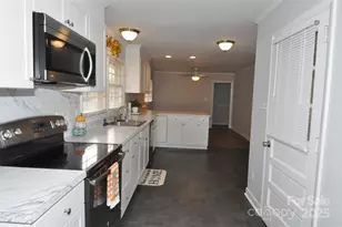 378 Center St, Chester, SC 29706 - Photo 9