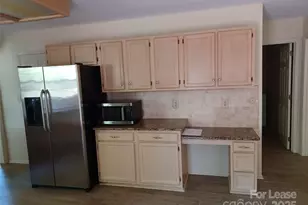 9132 E Orchard Ln, Charlotte, NC 28210 - Photo 3