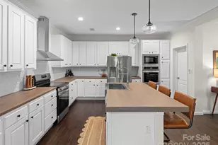 263 Moss Hl Dr, Hendersonville, NC 28792 - Photo 11