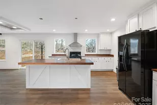 92 Jarrett Dr, Bakersville, NC 28705 - Photo 5