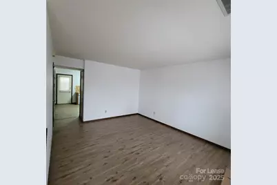 728 10th Street Boulevard NW, Hickory, NC 28601 - Photo 3