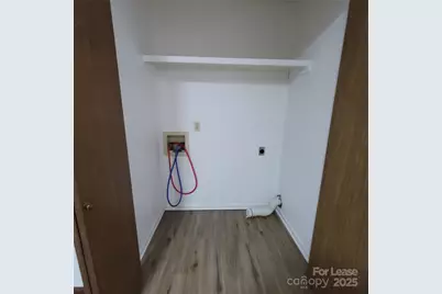 728 10th Street Boulevard NW, Hickory, NC 28601 - Photo 5