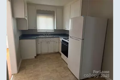 833 4th Avenue SW, Hickory, NC 28602 - Photo 3