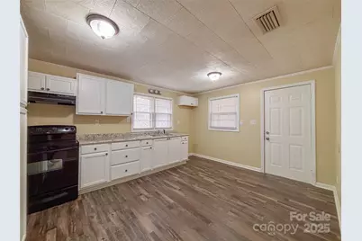 3002 Denwood Drive, Claremont, NC 28610 - Photo 5