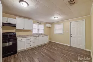 3002 Denwood Dr, Claremont, NC 28610 - Photo 5