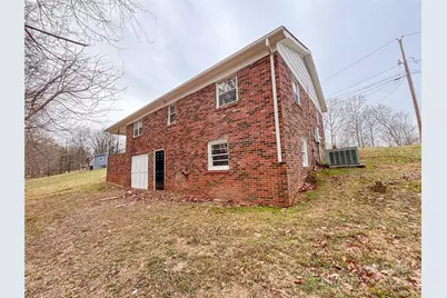 3002 Denwood Drive, Claremont, NC 28610 - Photo 17