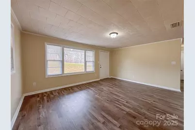 3002 Denwood Drive, Claremont, NC 28610 - Photo 3