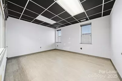 615 Main Avenue SW, Hickory, NC 28602 - Photo 15