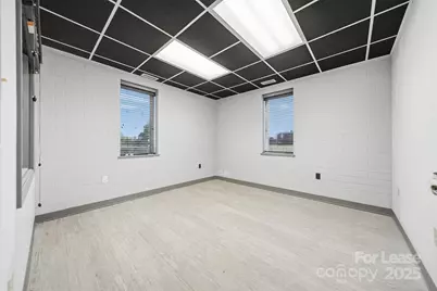 615 Main Avenue SW, Hickory, NC 28602 - Photo 9