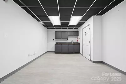 615 Main Avenue SW, Hickory, NC 28602 - Photo 13