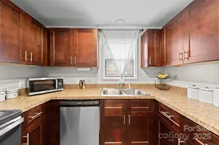 7804 Haverstraw Ct, Charlotte, NC 28212 - Photo 11