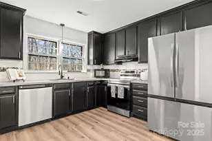 429 Sunnywood Ln, Charlotte, NC 28270 - Photo 11