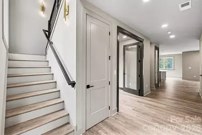 2418 Crestview Drive, Charlotte, NC 28216 - Photo 3