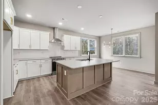 2418 Crestview Dr, Charlotte, NC 28216 - Photo 13
