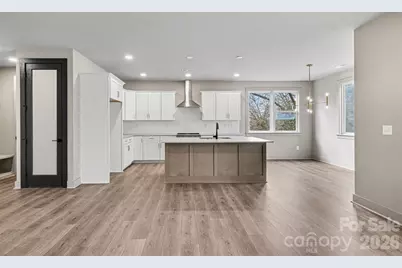 2418 Crestview Drive, Charlotte, NC 28216 - Photo 11