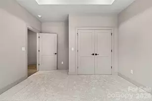 2418 Crestview Dr, Charlotte, NC 28216 - Photo 33