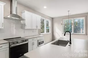 2418 Crestview Dr, Charlotte, NC 28216 - Photo 3