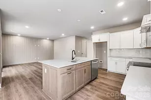 2418 Crestview Dr, Charlotte, NC 28216 - Photo 15