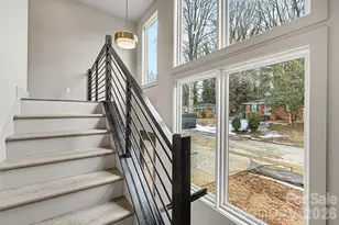 2418 Crestview Dr, Charlotte, NC 28216 - Photo 5
