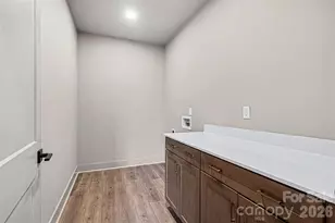 2418 Crestview Dr, Charlotte, NC 28216 - Photo 27